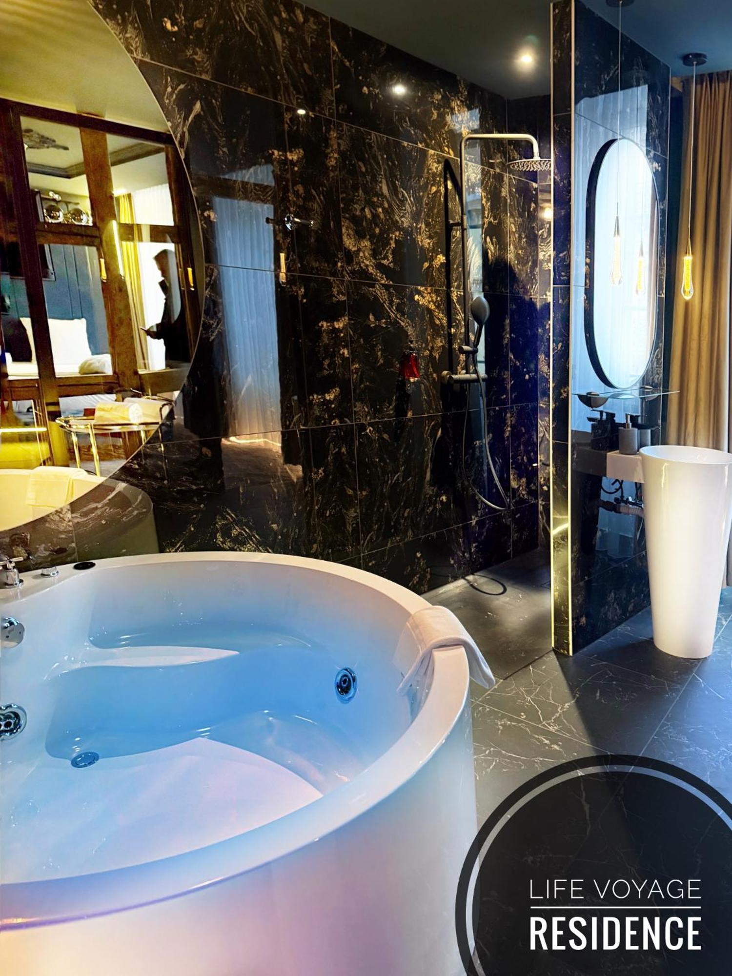 Life Voyage Residence & Spa - Strasbourg'S City Center Luxury Experience 外观 照片
